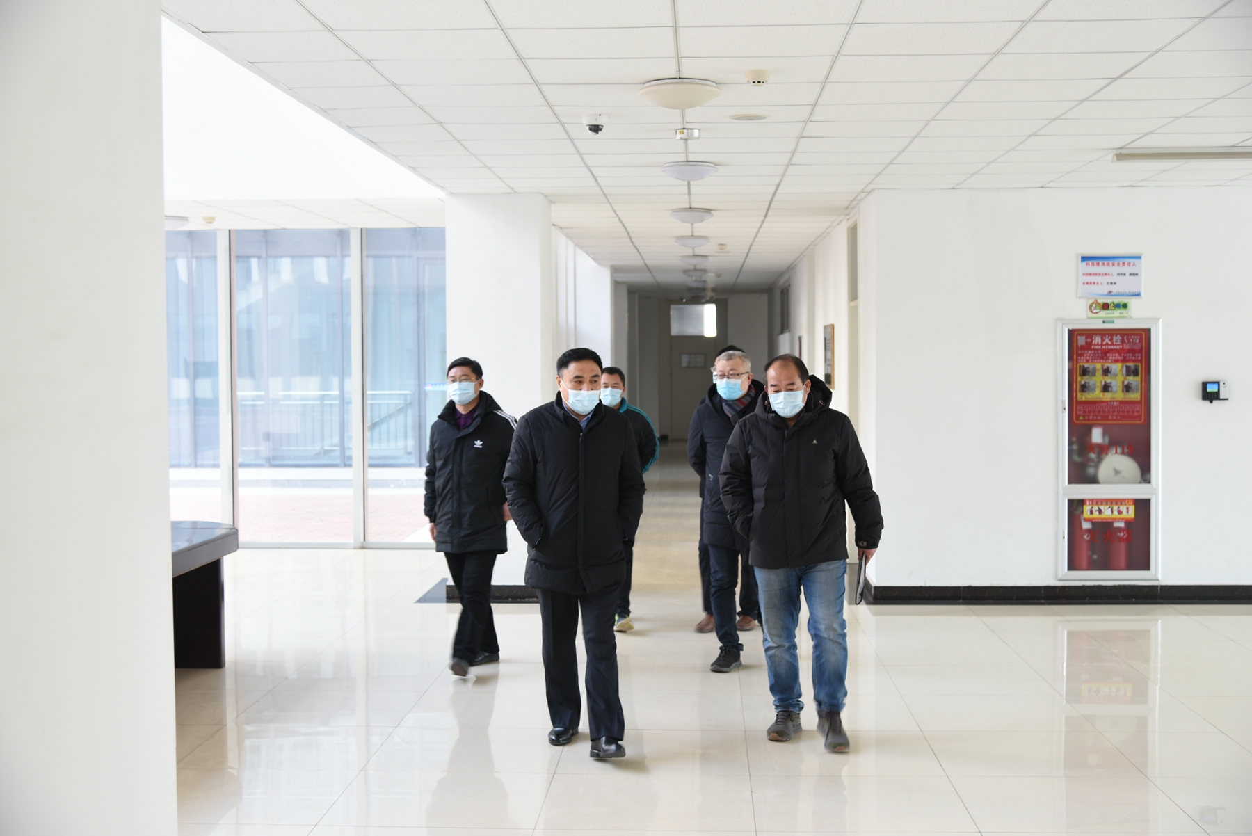 常希贞副局长到泰安一中新校区检查指导常态化疫情防控工作